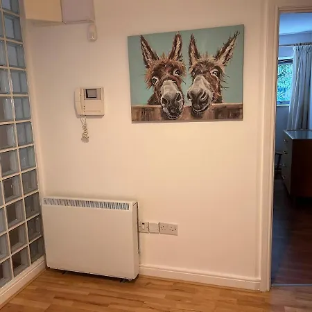 2 Bed In Апартаменты Брей
