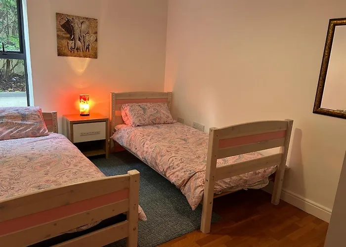 2 Bed In Брей